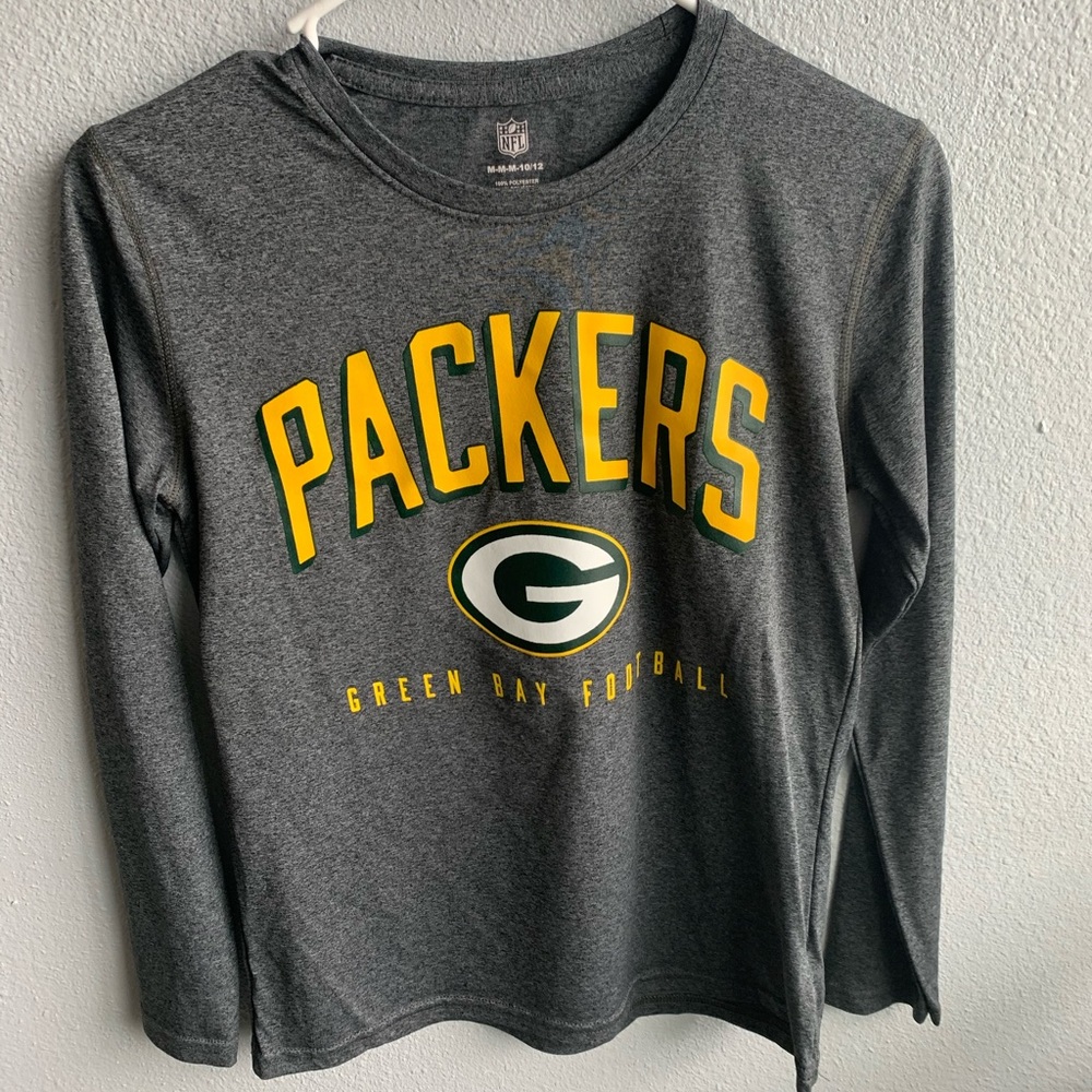 Kids M 10-12 Long sleeve kids packers shirt.